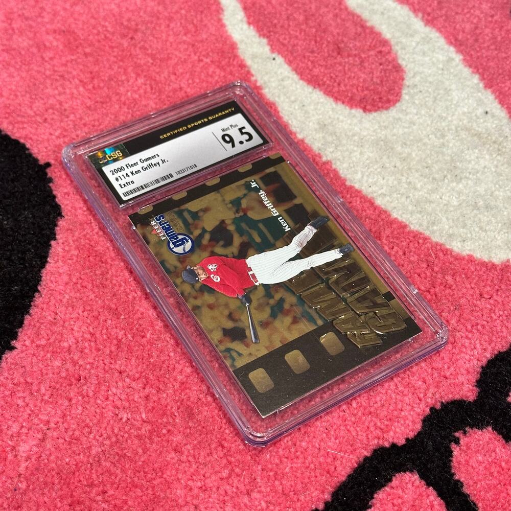 Ken Griffey Jr – 2000 Fleer Gamers Fame Game EXTRA Gold #114 – CSG 9.5 NM-MT